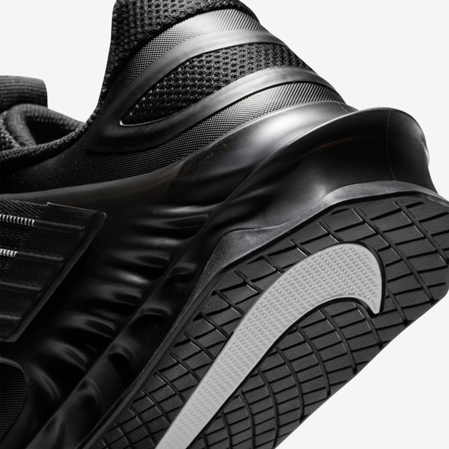 NIKE SAVALEOS CV5708-010